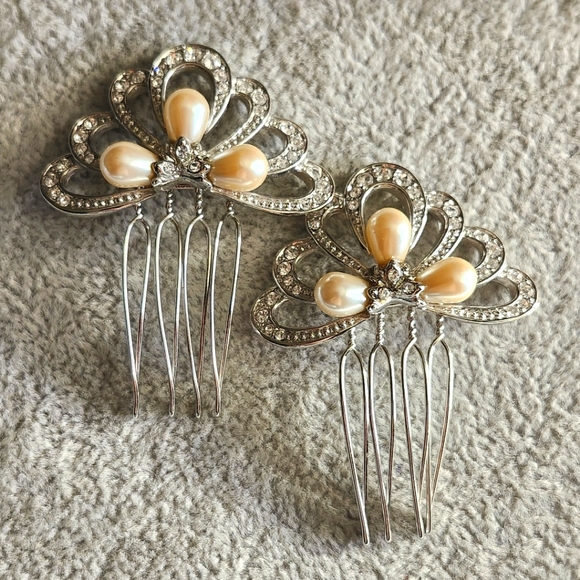 Monet Hair Combs - Picture 1 of 8